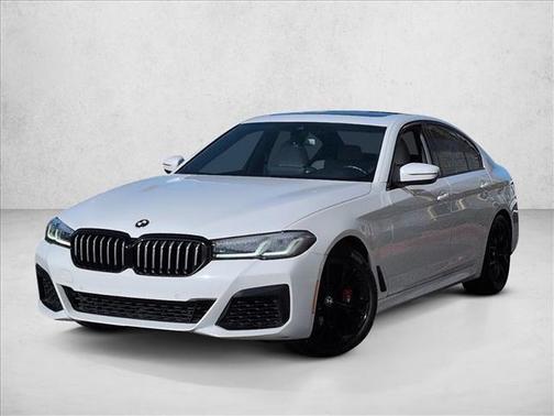 Alpine White 2022 BMW 540 i