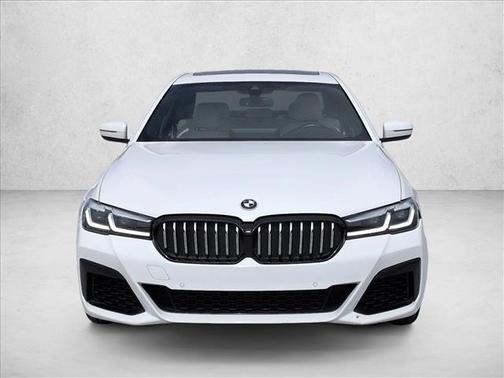Alpine White 2022 BMW 540 i