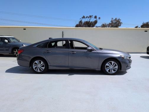Lunar Silver Metallic 2019 Honda Accord LX