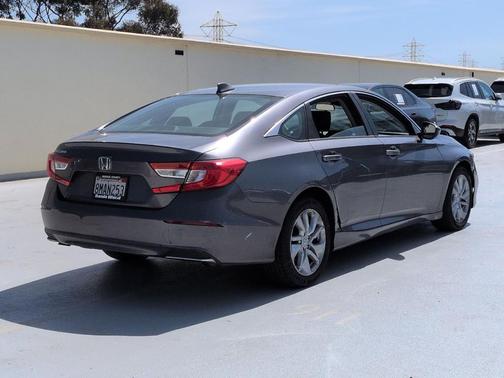 Lunar Silver Metallic 2019 Honda Accord LX