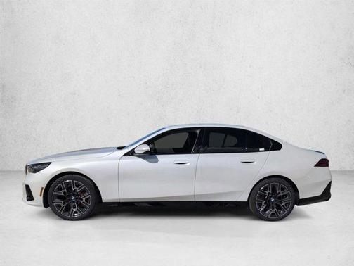Mineral White Metallic 2026 BMW 530 i