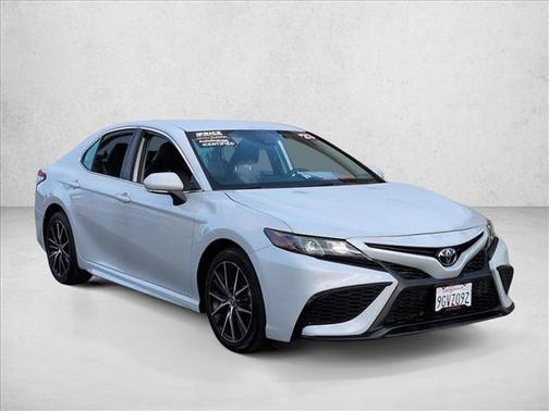 Ice Edge 2023 Toyota Camry SE