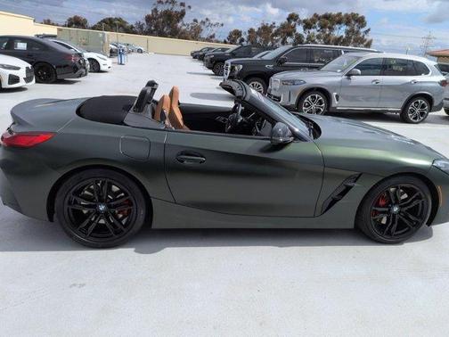 Frozen Deep Green Metallic 2025 BMW Z4 M40i