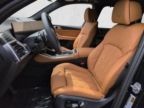 Oxford Green Metallic 2026 BMW X5 M60i
