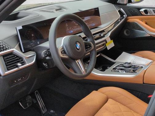 Oxford Green Metallic 2026 BMW X5 M60i
