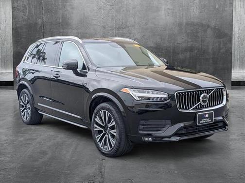 2022 Volvo XC90 T6 Momentum 7 Passenger