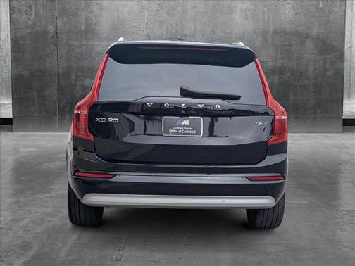 2022 Volvo XC90 T6 Momentum 7 Passenger