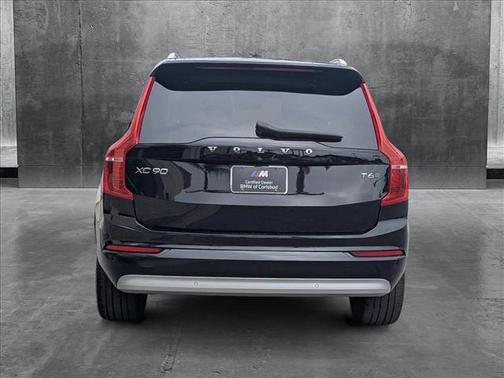 2022 Volvo XC90 T6 Momentum 7 Passenger