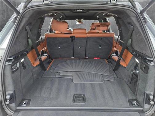 2023 BMW X7 M60i