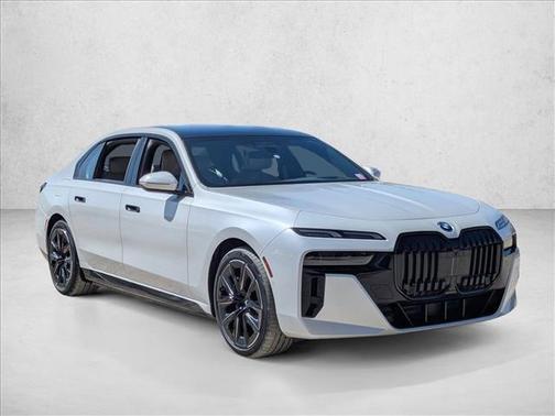 Mineral White Metallic 2026 BMW i7 XDrive60