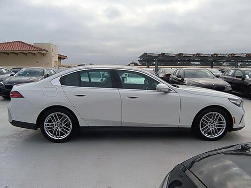 2024 BMW 530 i xDrive