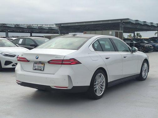 2024 BMW 530 i xDrive