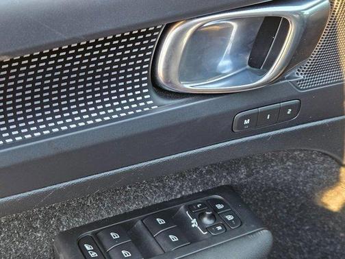 2020 Volvo XC40 T4 R-Design