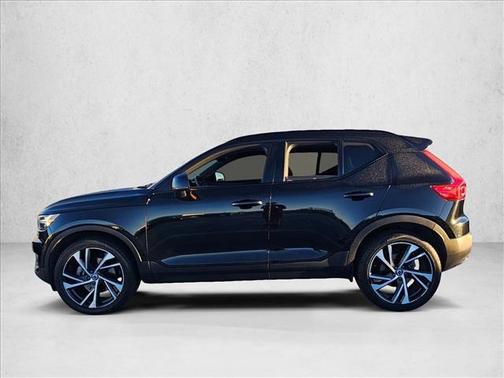 2020 Volvo XC40 T4 R-Design