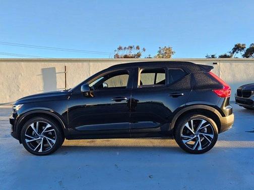 2020 Volvo XC40 T4 R-Design