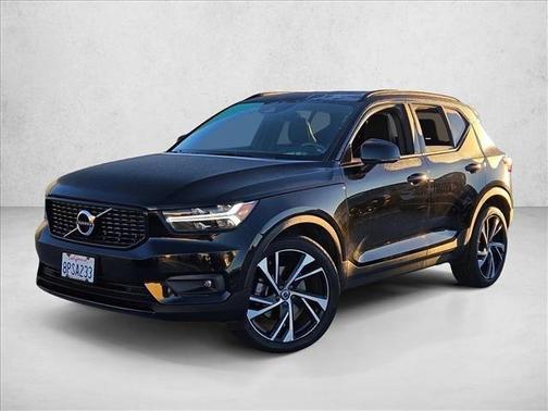 2020 Volvo XC40 T4 R-Design