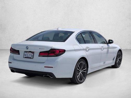 Alpine White 2023 BMW 540 i
