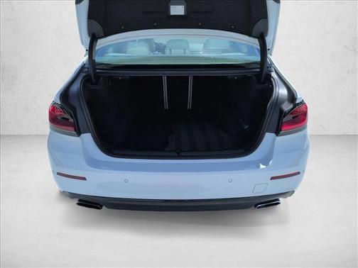 Alpine White 2023 BMW 540 i