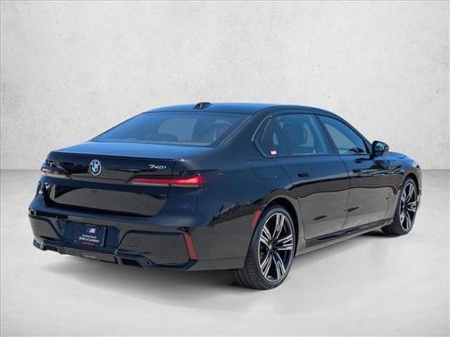 Black Sapphire Metallic 2026 BMW 740 i