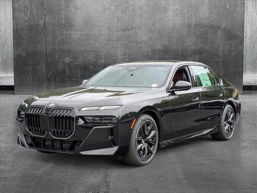 2025 BMW 740 i