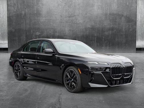 2025 BMW 740 i