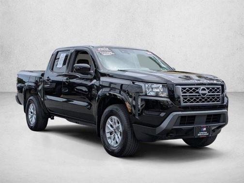 Black 2024 Nissan Frontier SV