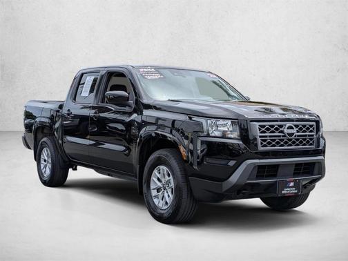 Black 2024 Nissan Frontier SV