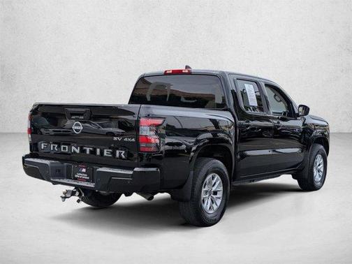 Black 2024 Nissan Frontier SV