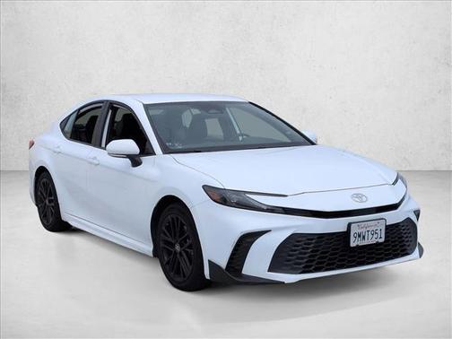 Ice 2025 Toyota Camry SE