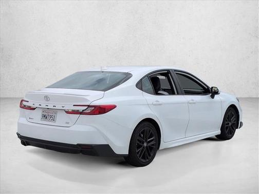 Ice 2025 Toyota Camry SE