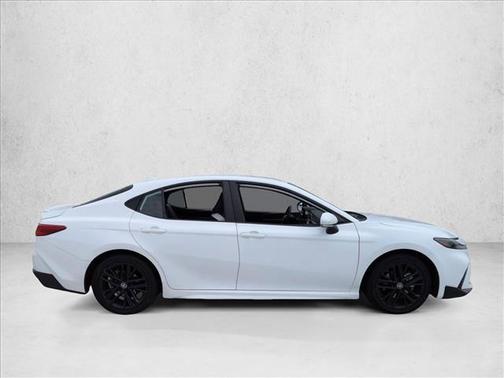 Ice 2025 Toyota Camry SE