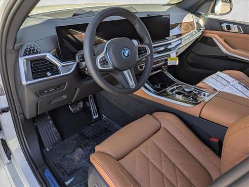 Mineral White Metallic 2026 BMW X5 PHEV xDrive50e