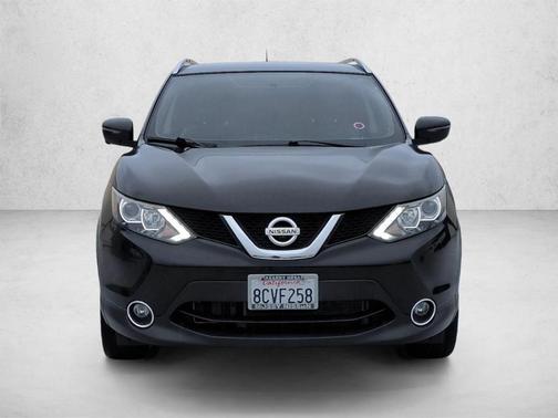 Magnetic Black 2017 Nissan Rogue Sport SL