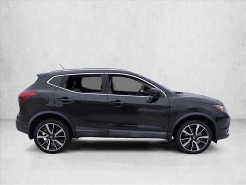 Magnetic Black 2017 Nissan Rogue Sport SL