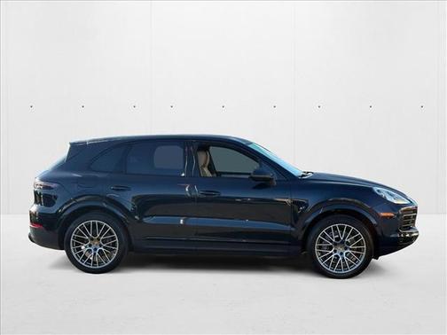 2023 Porsche Cayenne Platinum Edition