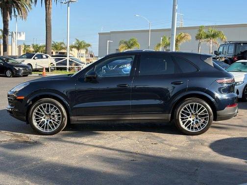 2023 Porsche Cayenne Platinum Edition