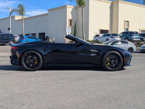 2021 Aston Martin Vantage Base