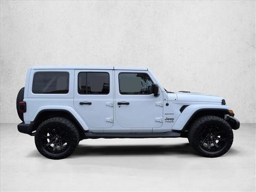 Bright White Clearcoat 2018 Jeep Wrangler Unlimited Sahara