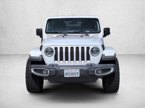 Bright White Clearcoat 2018 Jeep Wrangler Unlimited Sahara