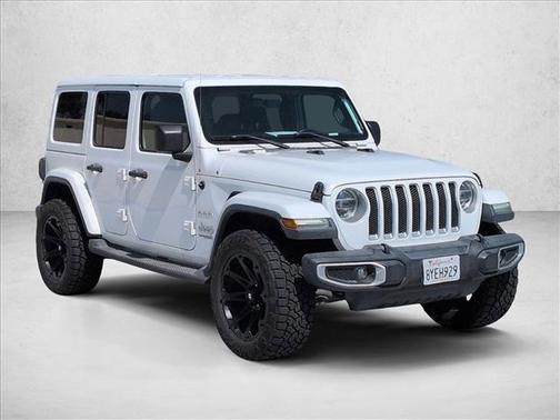 Bright White Clearcoat 2018 Jeep Wrangler Unlimited Sahara