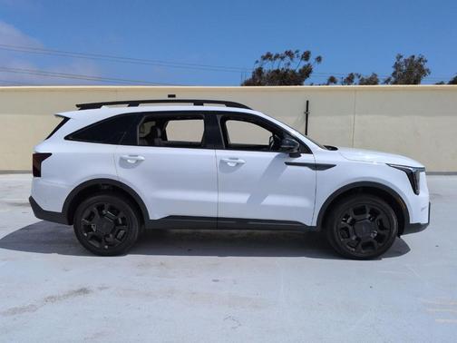 Glacial White Pearl 2025 Kia Sorento SX Prestige