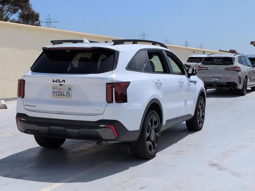 Glacial White Pearl 2025 Kia Sorento SX Prestige