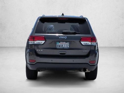 Granite Crystal Clearcoat Metallic 2021 Jeep Grand Cherokee Laredo E