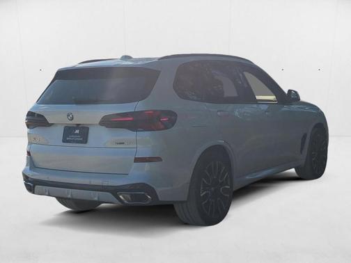 Mineral White Metallic 2026 BMW X5 sDrive40i