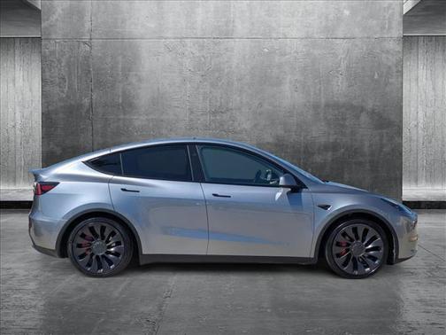 2024 Tesla Model Y Performance