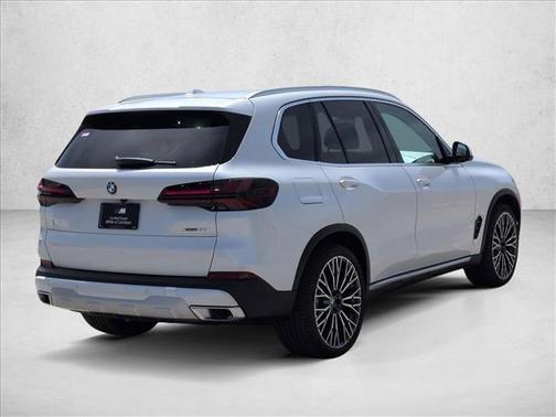 Mineral White Metallic 2026 BMW X5 xDrive40i