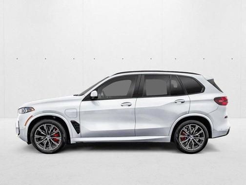 Mineral White Metallic 2026 BMW X5 PHEV xDrive50e