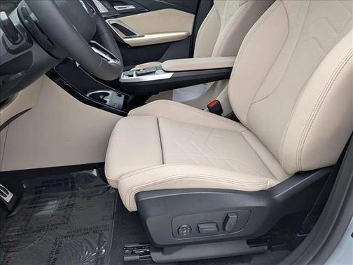 2025 BMW X2 xDrive28i