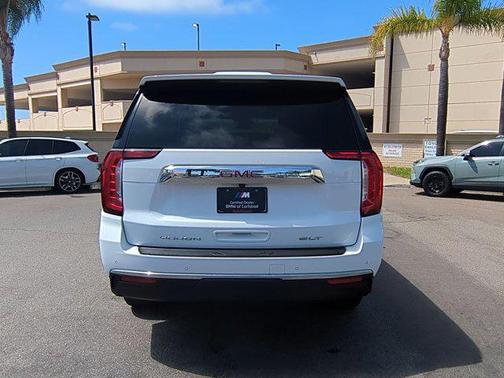 2023 GMC Yukon SLT