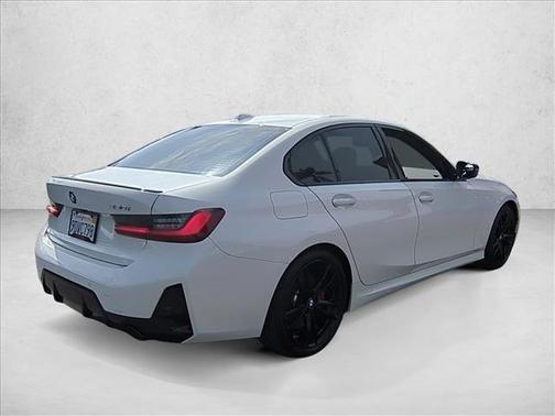 2023 BMW 330 i